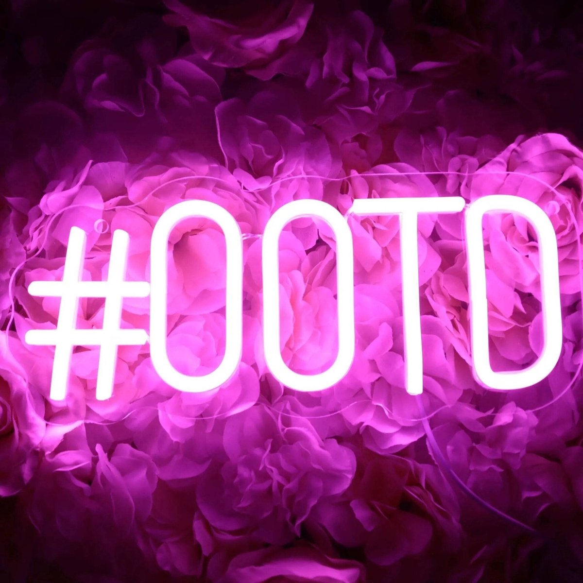 "OOTD" NEON SIGN - Light Your Way