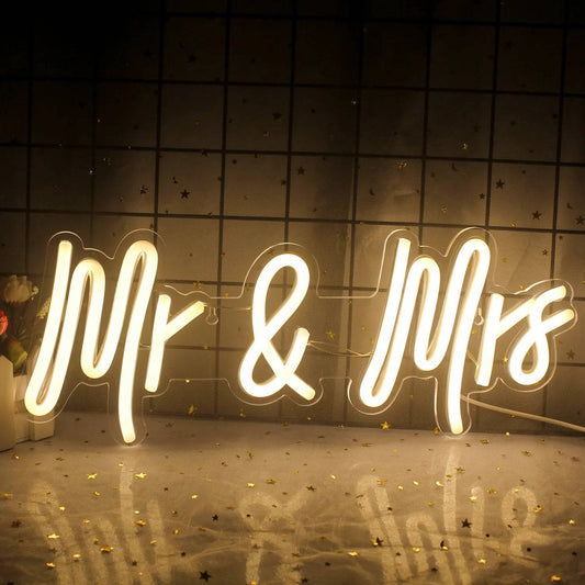 "MR & MRS" NEON SIGN